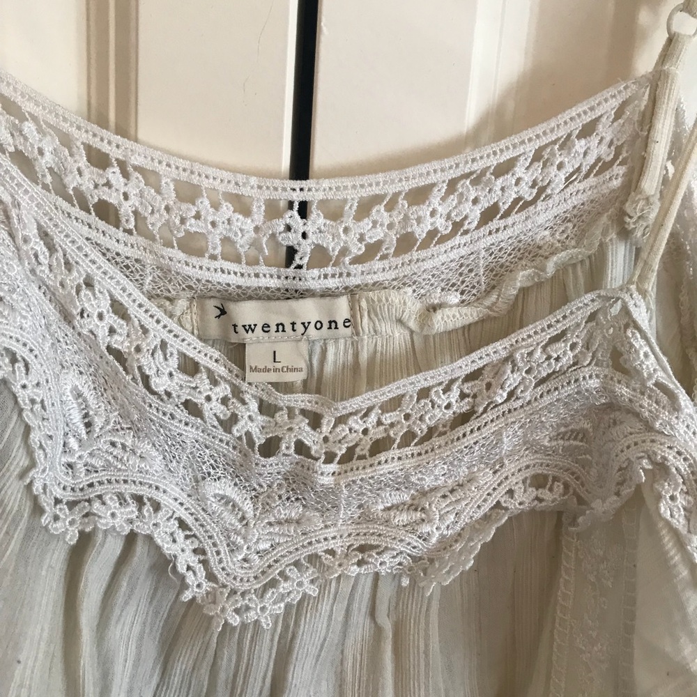 Large Cream Top - Picture 3 of 3